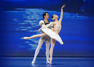 Varna International Ballet & Orchestra: Swan Lake